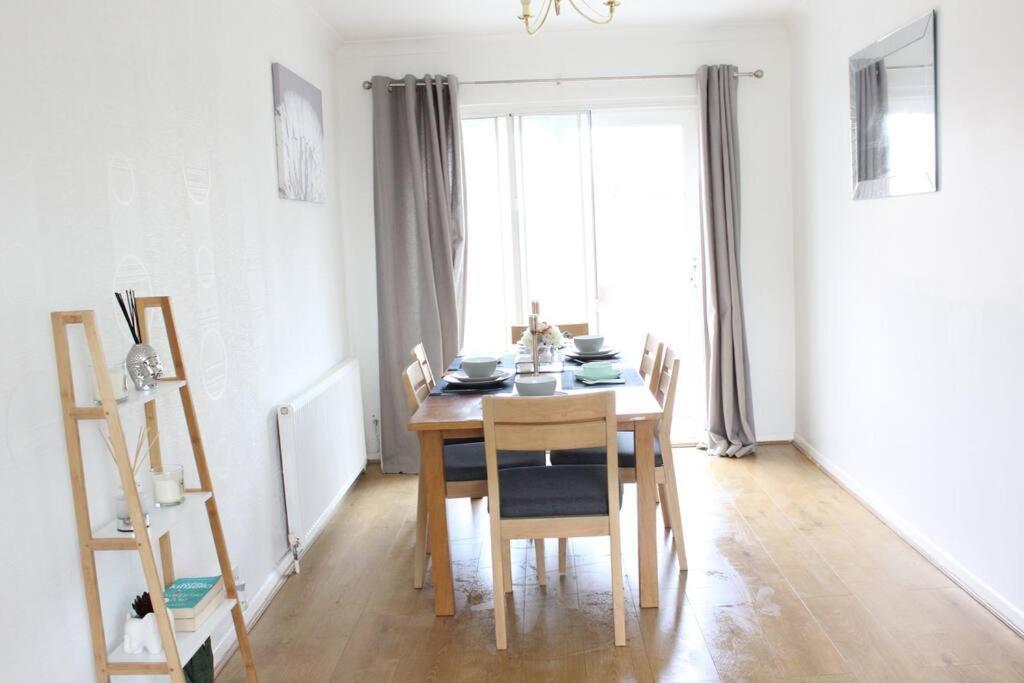 Stanwell Private & Comfortable 2 Bedroom Home Away From Home מראה חיצוני תמונה